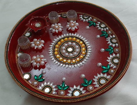 Festive decorative items