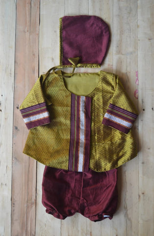 Dharwadi Bonnet and Bloomer